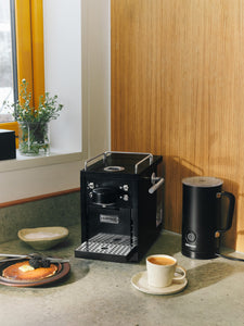 The Original 2.0 Black coffee machine in a Scandinavian kitchen - Sjöstrand